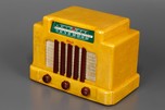 Pistachio Catalin Addison 5 ’Courthouse’ Radio with Merlot Trim - Beautiful